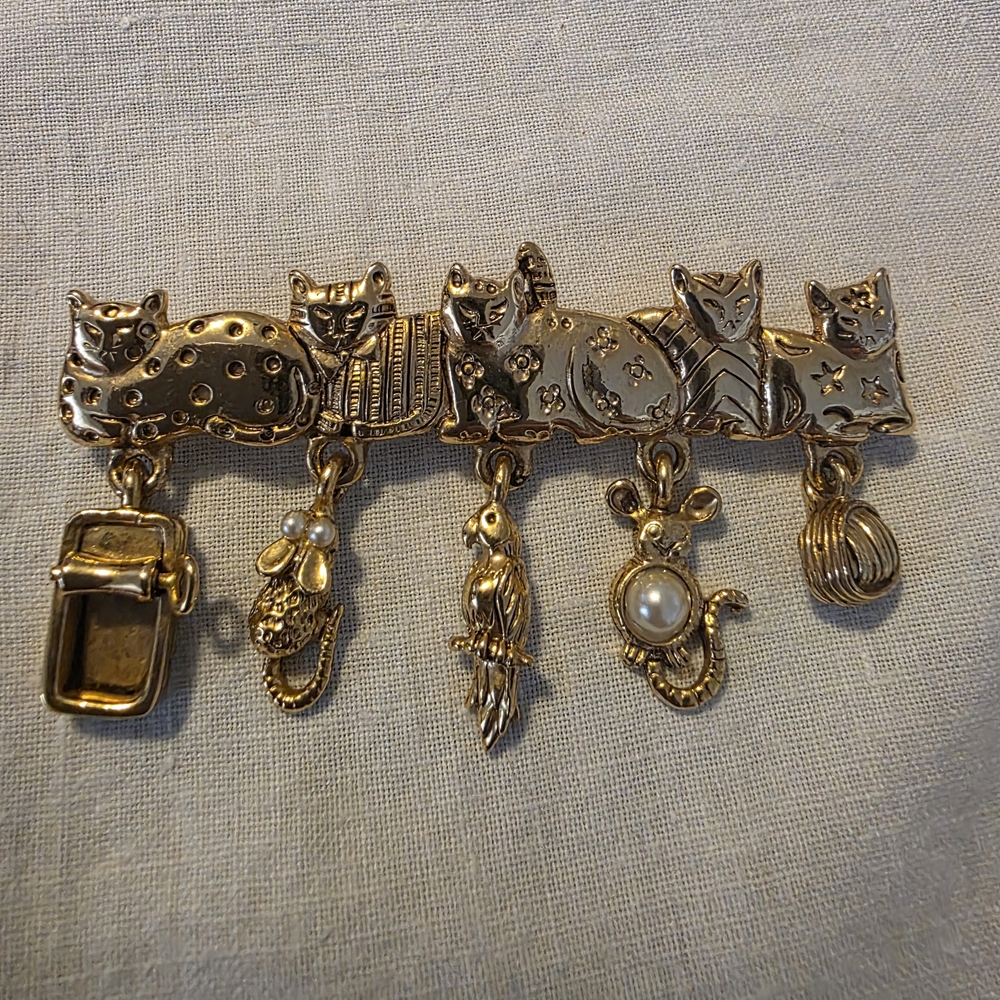 Vintage AJC Gold-tone Cat Brooch From the 1980s.